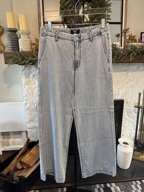 Kut from the Kloth Light Wash, Wide Leg Denim Pant